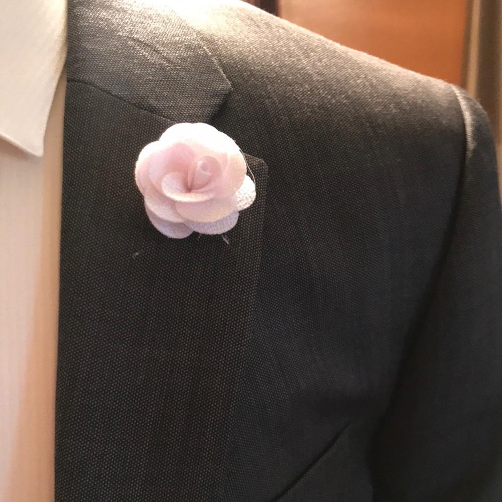 Mens white flower pin